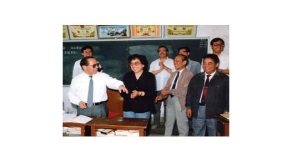 部長黃鎮(zhèn)東、內(nèi)蒙自治區(qū)副主席沈淑濟慰問藏班師生